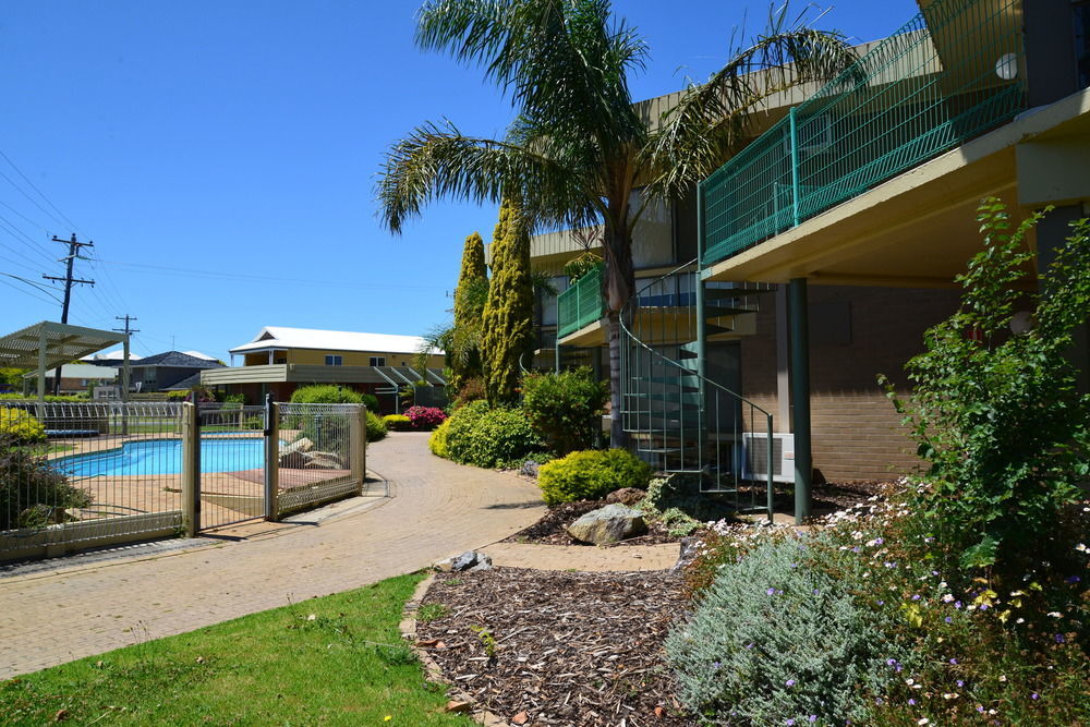 Emmanuel Holiday Apartment Lakes Entrance Exterior photo
